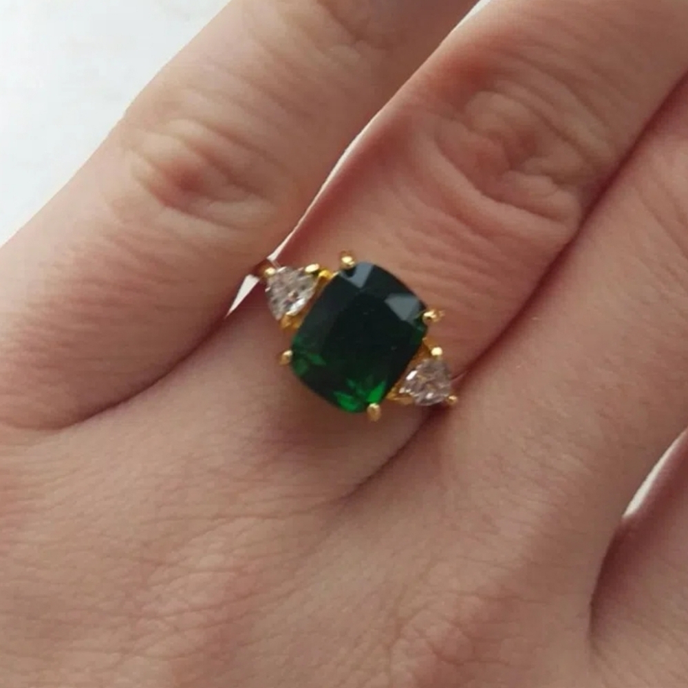 💎 2/$25 💍 14k Gold Plated "Emerald" Solitaire Ring w/Inlaid Zircons - Picture 5 of 8
